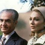 فیلم / روایت پسر خاله فرح پهلوی از دست داشتن فرح در فوت شاه / فرح نمی گذاشت دکترهای امریکایی نزد شاه بروند !