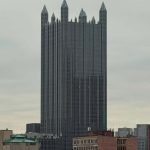 شاهکار معماری گوتیک شیشه‌ای؛ قلعه ترسناک فیلپ جانسون و «قلعه کلاو» در کارتون مشهور «کارآگاه گجت»(+تصاویر)